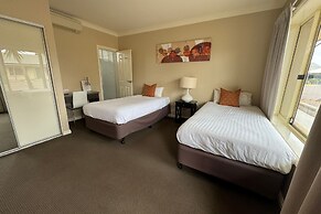 Sundowner Motel Hotel