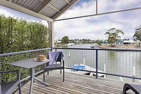 Captains Cove Waterfront Resort