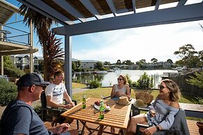 Captains Cove Waterfront Resort