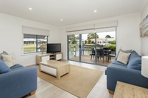 Captains Cove Waterfront Resort