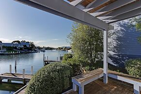 Captains Cove Waterfront Resort