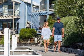 Captains Cove Waterfront Resort