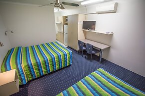 Fourth Avenue Motor Inn