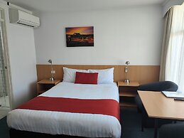 Barclay Motor Inn