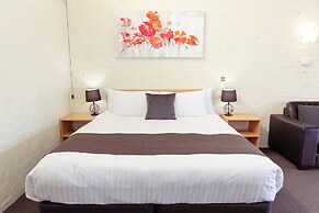 Barclay Motor Inn