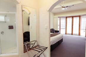 Barclay Motor Inn
