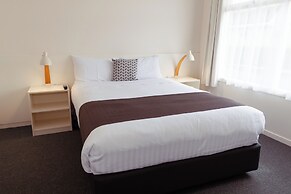 Barclay Motor Inn