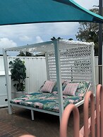 Beachmere Palms Motel