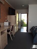 Centabrook Motor Inn