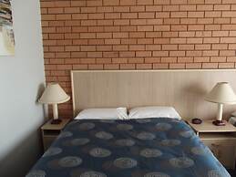 Centabrook Motor Inn