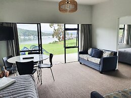 Bay Vista Waterfront Motel Picton