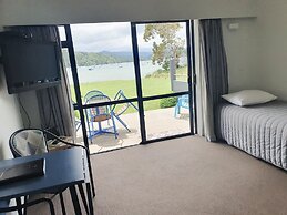 Bay Vista Waterfront Motel Picton