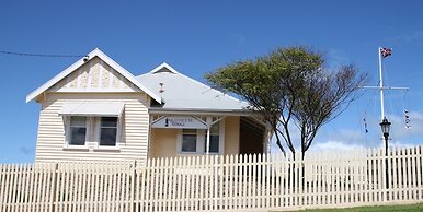 Lighthouse Lodge
