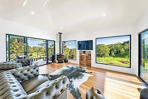 Whispering Valley Cottage Retreat