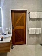 Whispering Valley Cottage Retreat