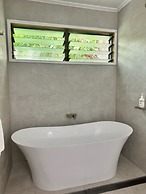 Whispering Valley Cottage Retreat