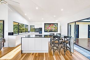 Whispering Valley Cottage Retreat
