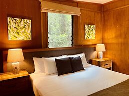 Whispering Valley Cottage Retreat