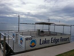 Lake Edge Resort