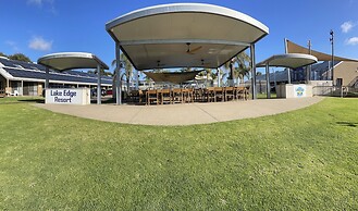 Lake Edge Resort