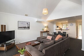 Bayshore Beachside Resort