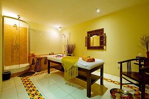 Amos Cozy Hotel & Convention Hall