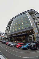 Amos Cozy Hotel & Convention Hall