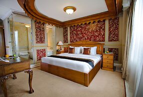 Amos Cozy Hotel & Convention Hall