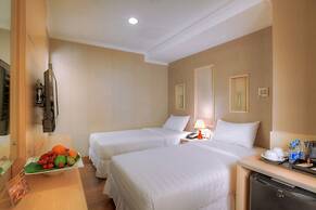 Amos Cozy Hotel & Convention Hall