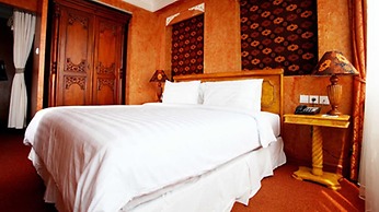 Amos Cozy Hotel & Convention Hall