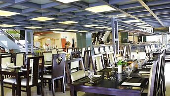 Amos Cozy Hotel & Convention Hall