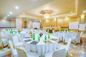 Amos Cozy Hotel & Convention Hall