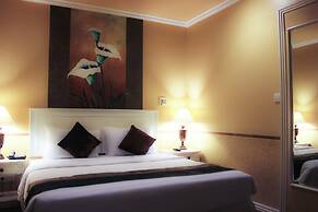 Amos Cozy Hotel & Convention Hall