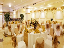 Amos Cozy Hotel & Convention Hall