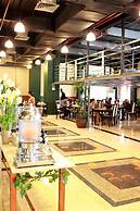 Amos Cozy Hotel & Convention Hall