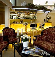 Amos Cozy Hotel & Convention Hall