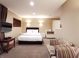 Cornwall Park Motor Inn