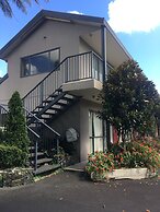 Cornwall Park Motor Inn