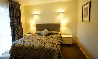 Cornwall Park Motor Inn