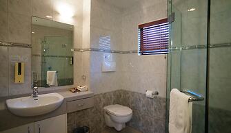 Cornwall Park Motor Inn