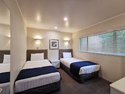 Cornwall Park Motor Inn