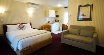 Cornwall Park Motor Inn