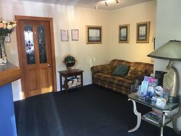 Cornwall Park Motor Inn