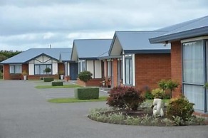 Tudor Lodge Motel