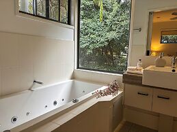 Tranquil Getaways On Obi Maleny