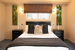 B&B @ the Redwoods