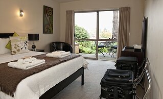 B&B @ the Redwoods