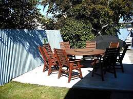 554 Moana Court Motel