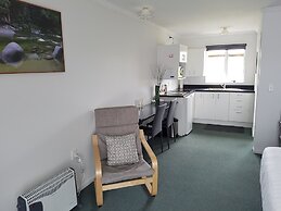 554 Moana Court Motel