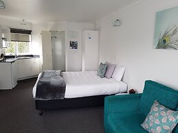 554 Moana Court Motel